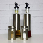 2 PORTA AZEITE E VINAGRE + 2 SALEIRO E PIMENTEIRO ACO INOX – KIT 4 PCS na Amazon