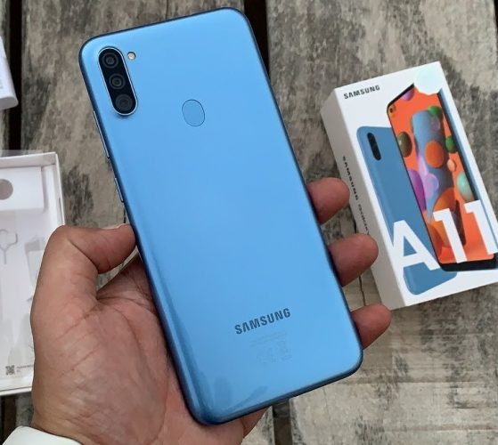 Smartphone Samsung Galaxy A11 64GB, Câmera Tripla, Tela Infinita de 6.4″, Leitor de Digital, Octa Core, 3GB RAM, Carregamento Rápido e Android 10
