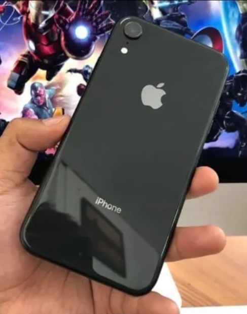iPhone XR Apple 64GB Preto 6,1” 12MP iOS