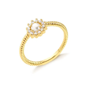 Anel com Flor de Pérola e Zircônias Folheado em Ouro 18k