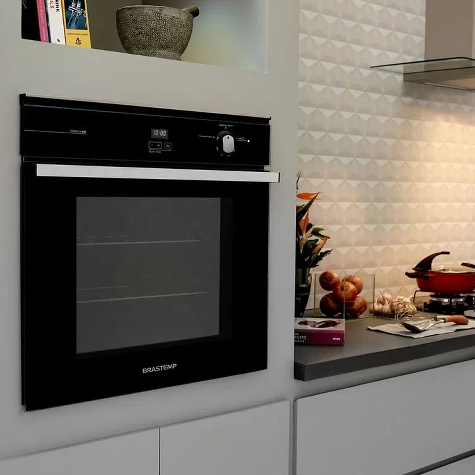 Forno de embutir a gás Brastemp 78 litros Preto com grill e timer touch – BOA84AE