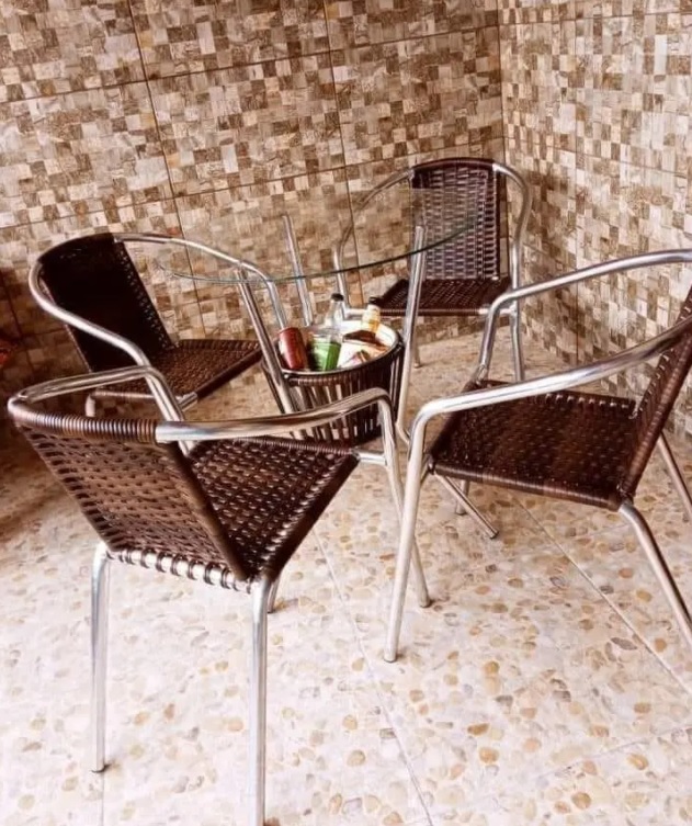 Conjunto de Mesa para Área Externa de Fibra – com 4 Cadeiras Alegro Móveis CJMB40199