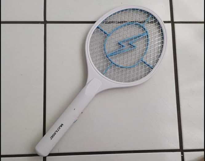 Pulse Multilaser HC034 Raquete Elétrica Mata Insetos com Bateria Recarregável Bivolt (cores sortidas), Cores Sortidas