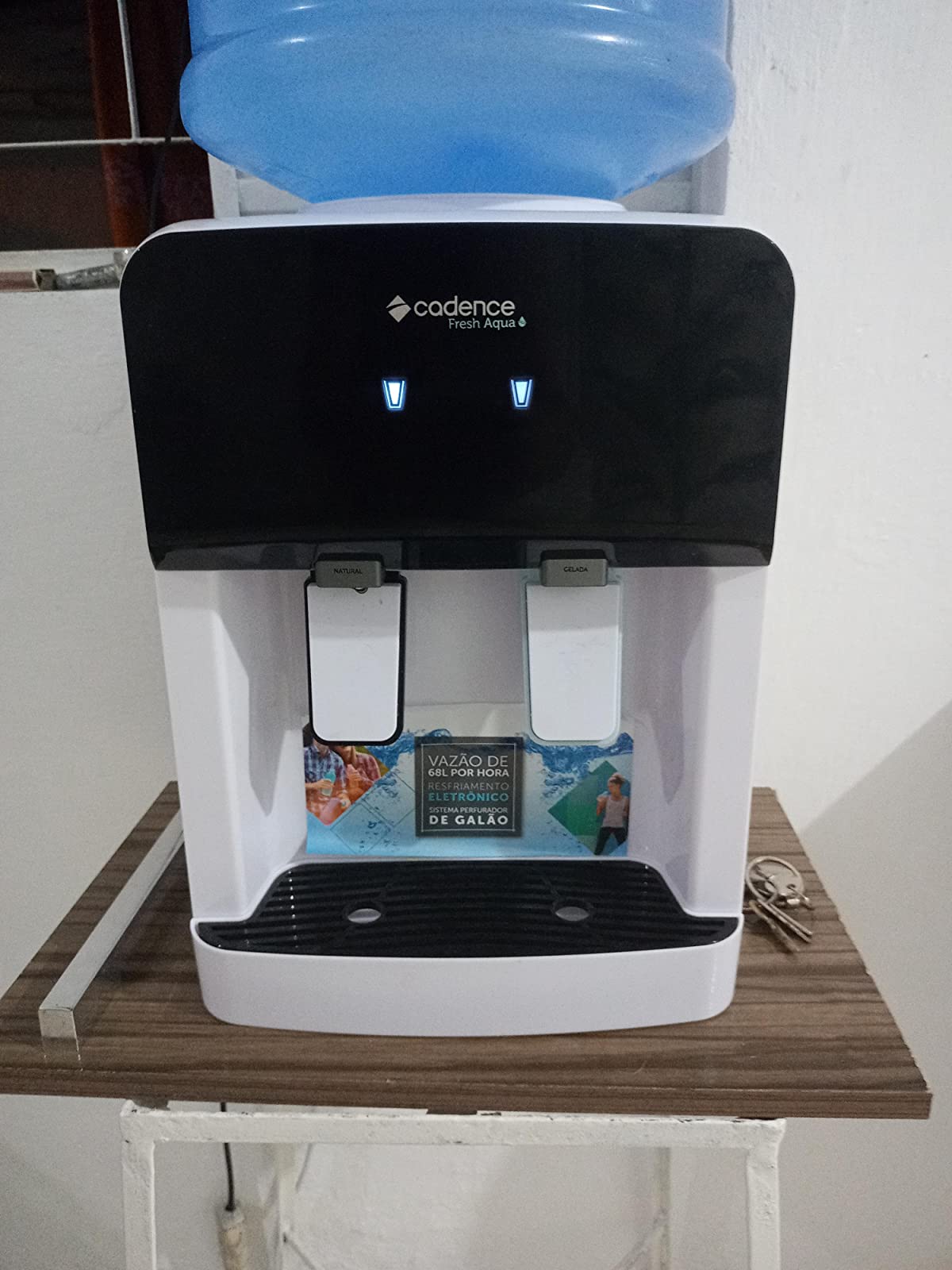Bebedouro Fresh Aqua Natural e Frio, Branco/Preto, 110v, Cadence