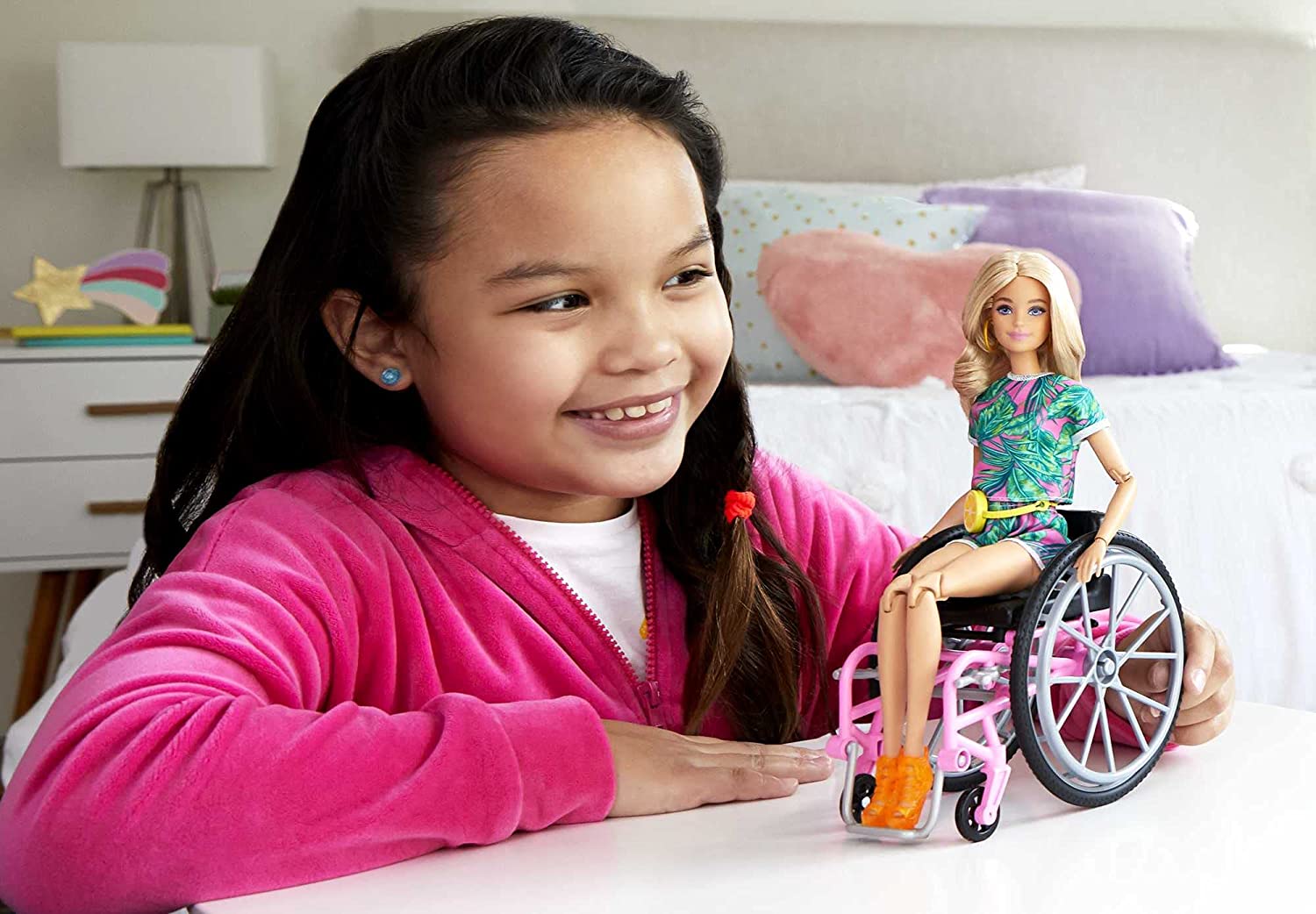 Barbie Fashionista Loira com Cadeira de Rodas