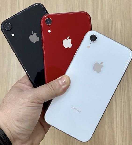 iPhone XR Apple 64GB , Tela Retina LCD de 6,1”, iOS 12, Câmera Traseira 12MP, Resistente à Água e Reconhecimento Facial