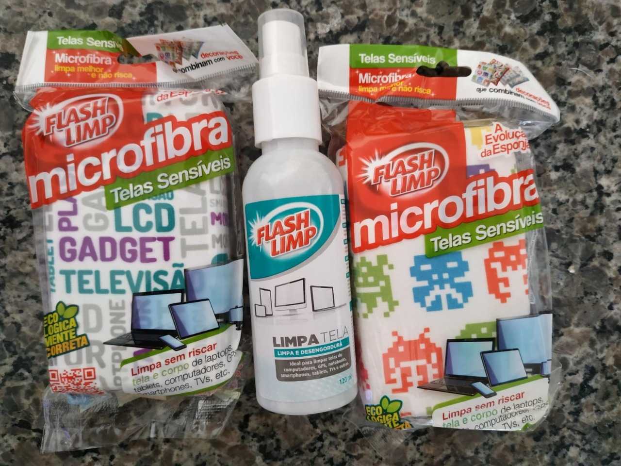 Kit com 2 Esponjas Microfibra e 1 Limpa Telas Spray 120ml, Estampas Sortidas, Flash Limp na Amazon