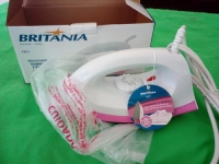 Ferro de Passar a Seco Britânia – FB27 Branco e Rosa na Magazine Luiza