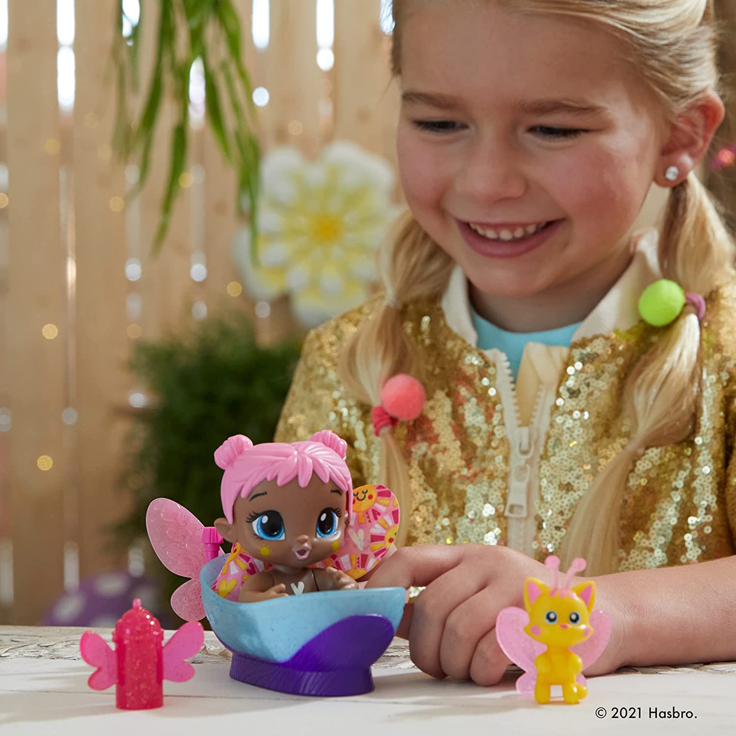 Boneca Baby Alive Glo Pixies Minis, Boneca de 9,5 cm que Brilha no Escuro – Bubble Sunny – F2597 – Hasbro na Amazon