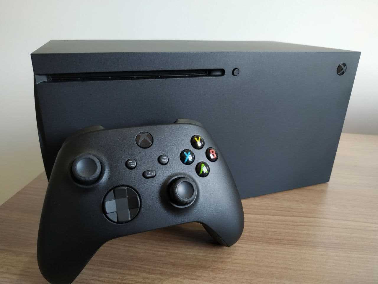 Xbox Series X 2020 Nova Geração 1TB SSD - 1 Controle Preto Microsoft na Info Store - Informática