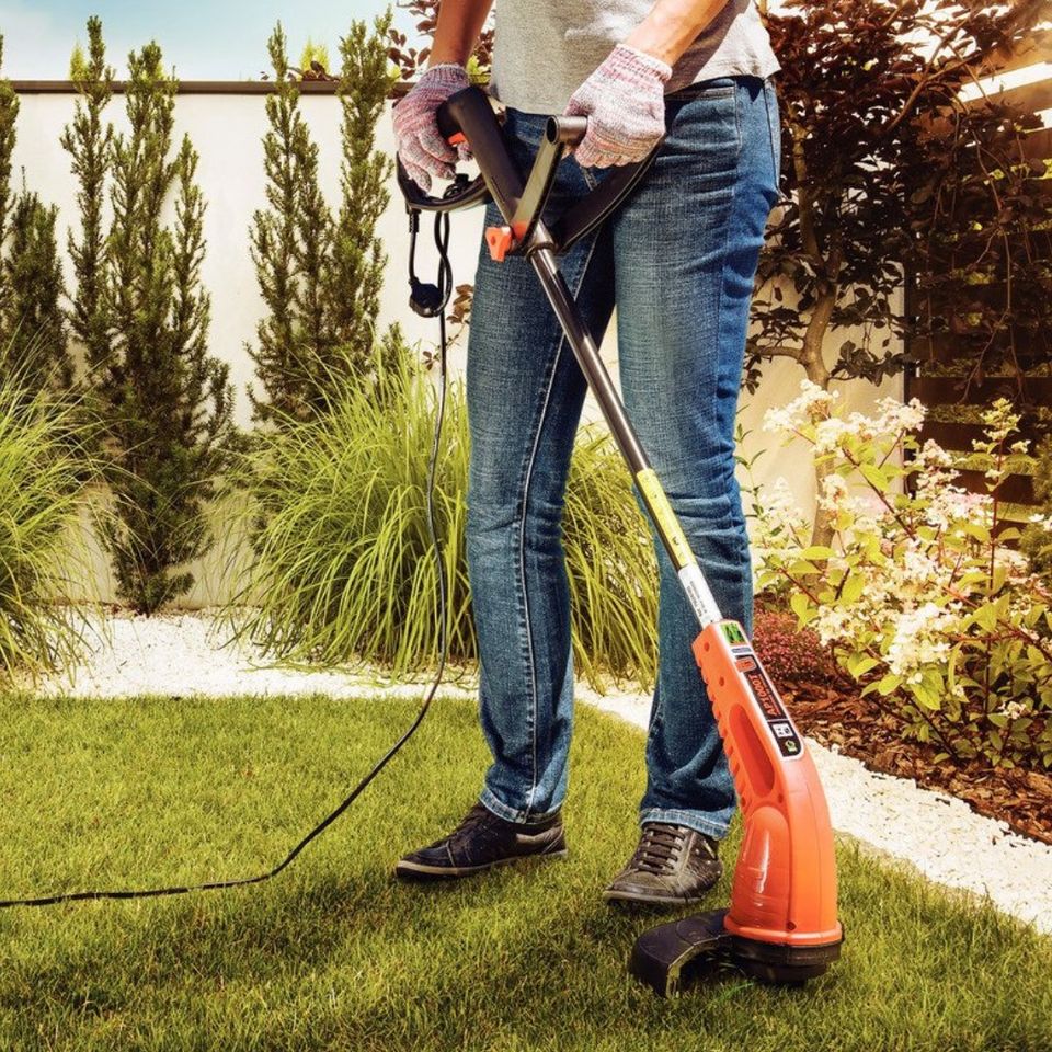 Aparador de Grama Tramontina AP1500T 1500W – Elétrico com Fio de Nylon Corte de 28cm na Magazine Luiza
