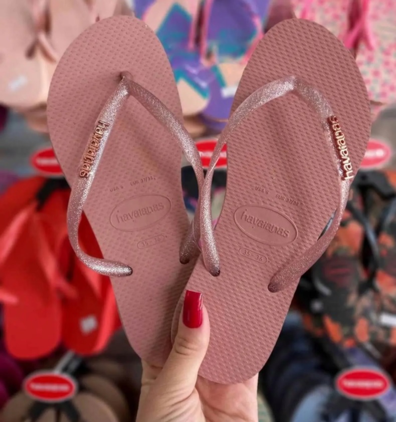 Chinelo Havaianas Slim Logo Metálica na Amazon