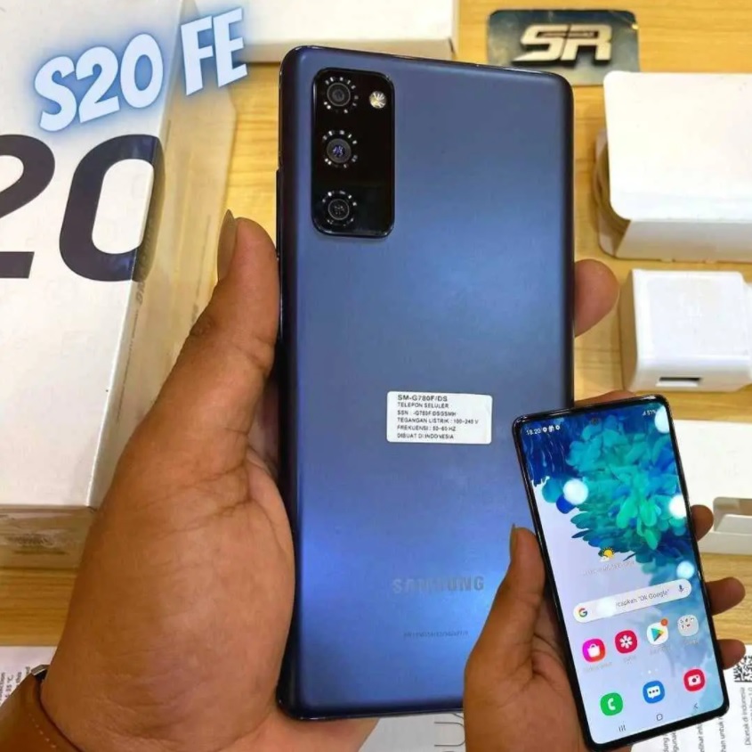 Samsung Galaxy S20 FE Cloud Navy, com Tela Infinita de 6,5″, 4G, 128GB e Câmera Tripla de 12MP+12MP+8MP – SM-G780GZBJZTO na Fastshop
