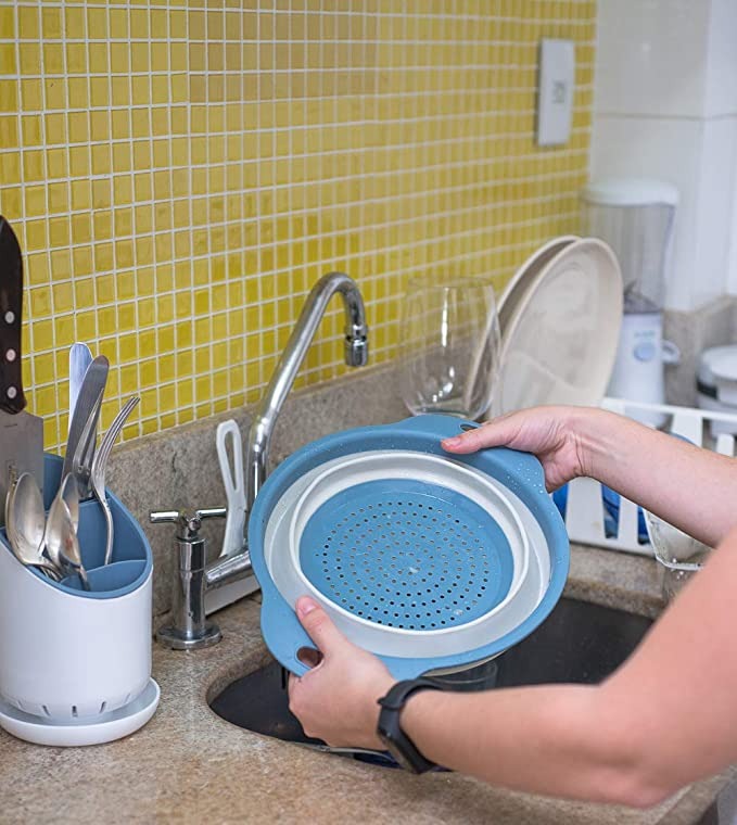 Escorredor de Alimentos Multiuso de Silicone Retrátil – Oikos na Amazon