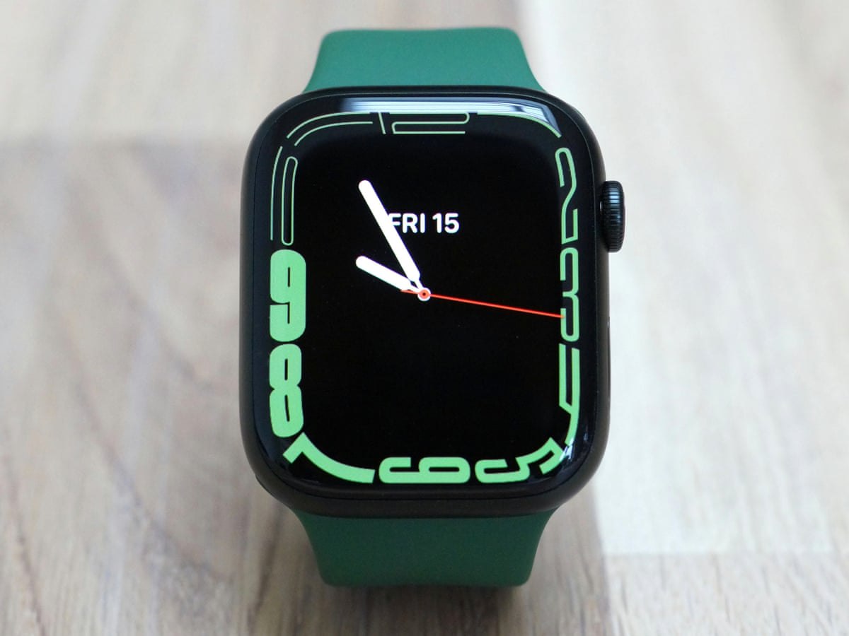 Apple Watch Series 7 (GPS + Cellular), Caixa em alumínio de 45 mm com Pulseira esportiva na Amazon