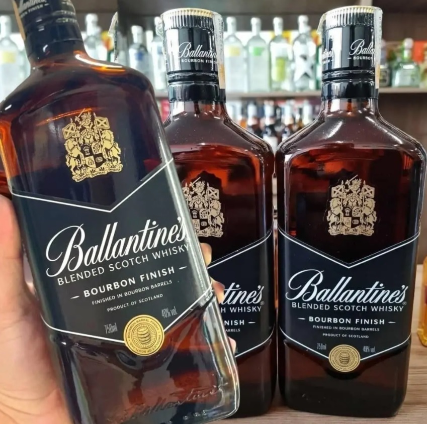 Whisky Ballantines Bourbon Barrel, 750ml na Amazon