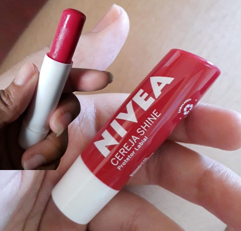 NIVEA Hidratante Labial Cereja Shine 4,8g na Amazon
