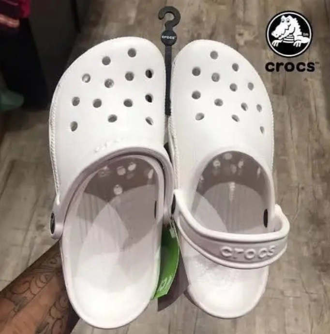 Sandália Classic, Crocs, Adulto Unissex na Amazon
