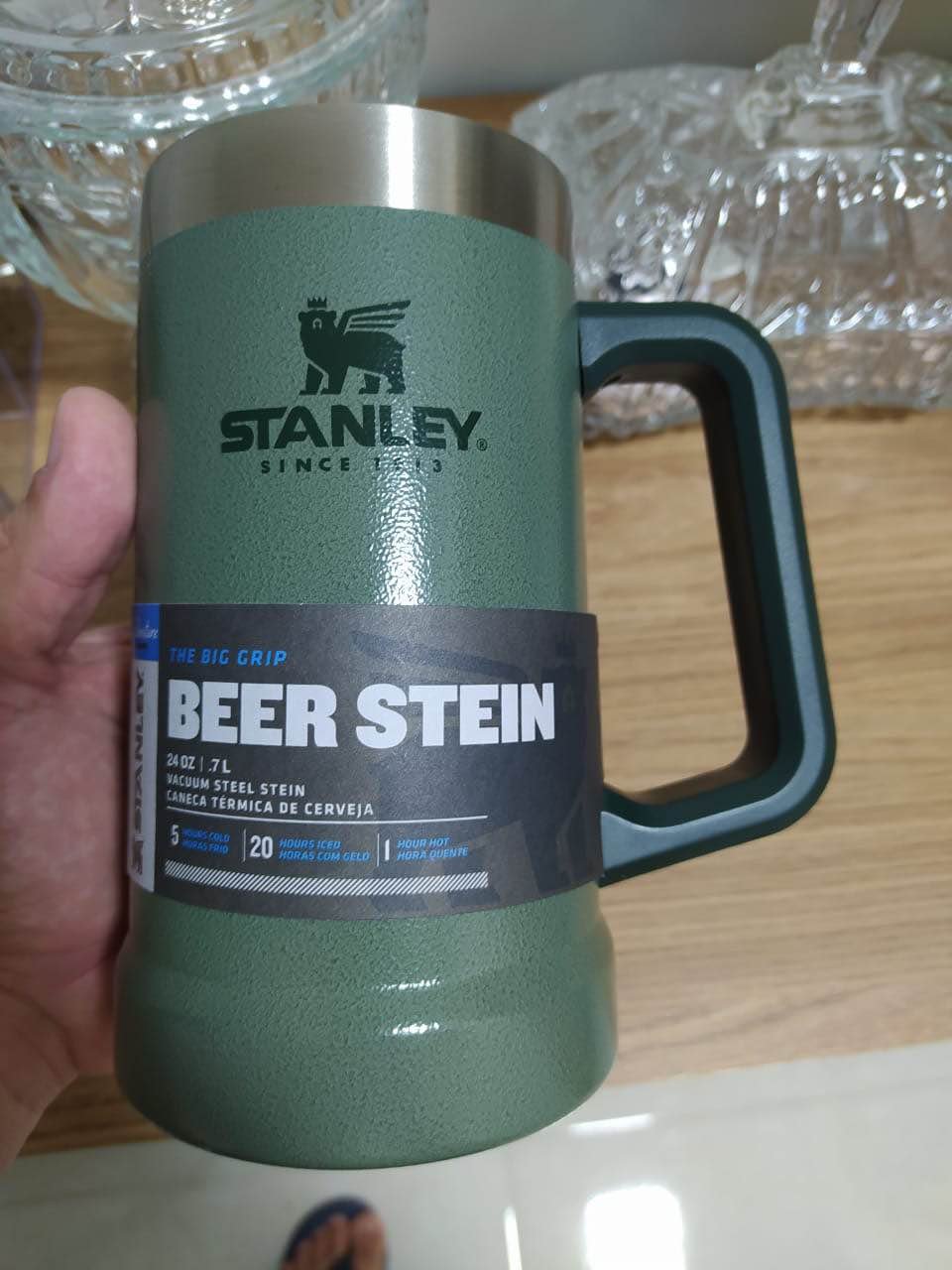 Caneca térmica de cerveja Stanley|0,709L na Amazon