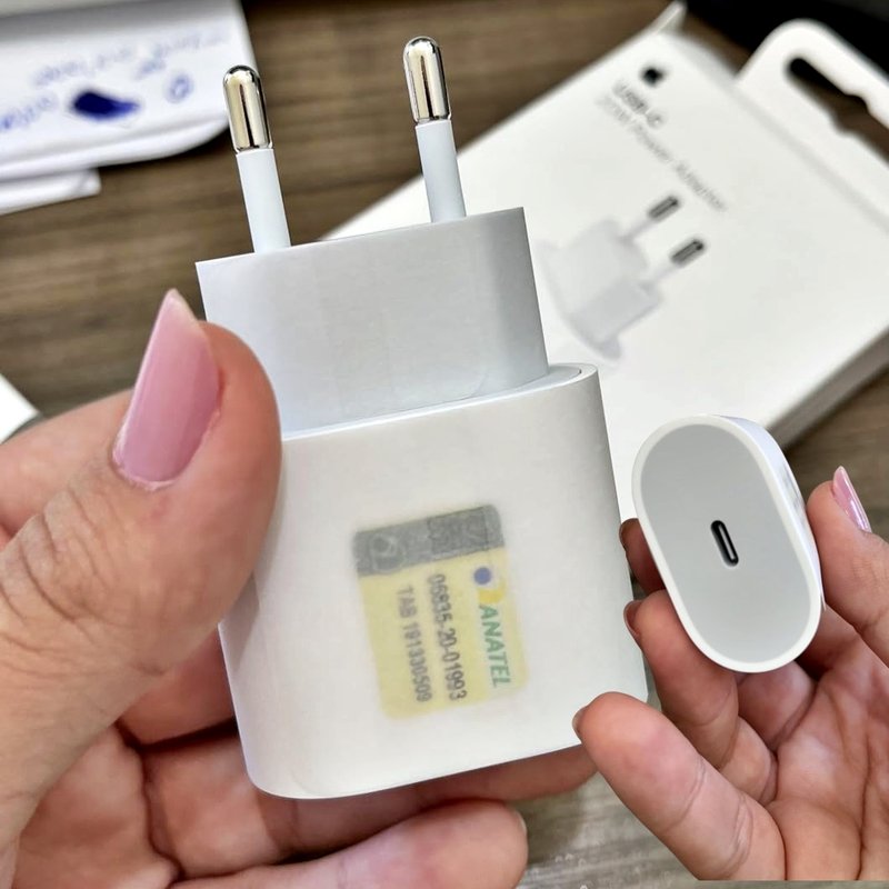 Adaptador de corrente USB-C de 20 W na Amazon