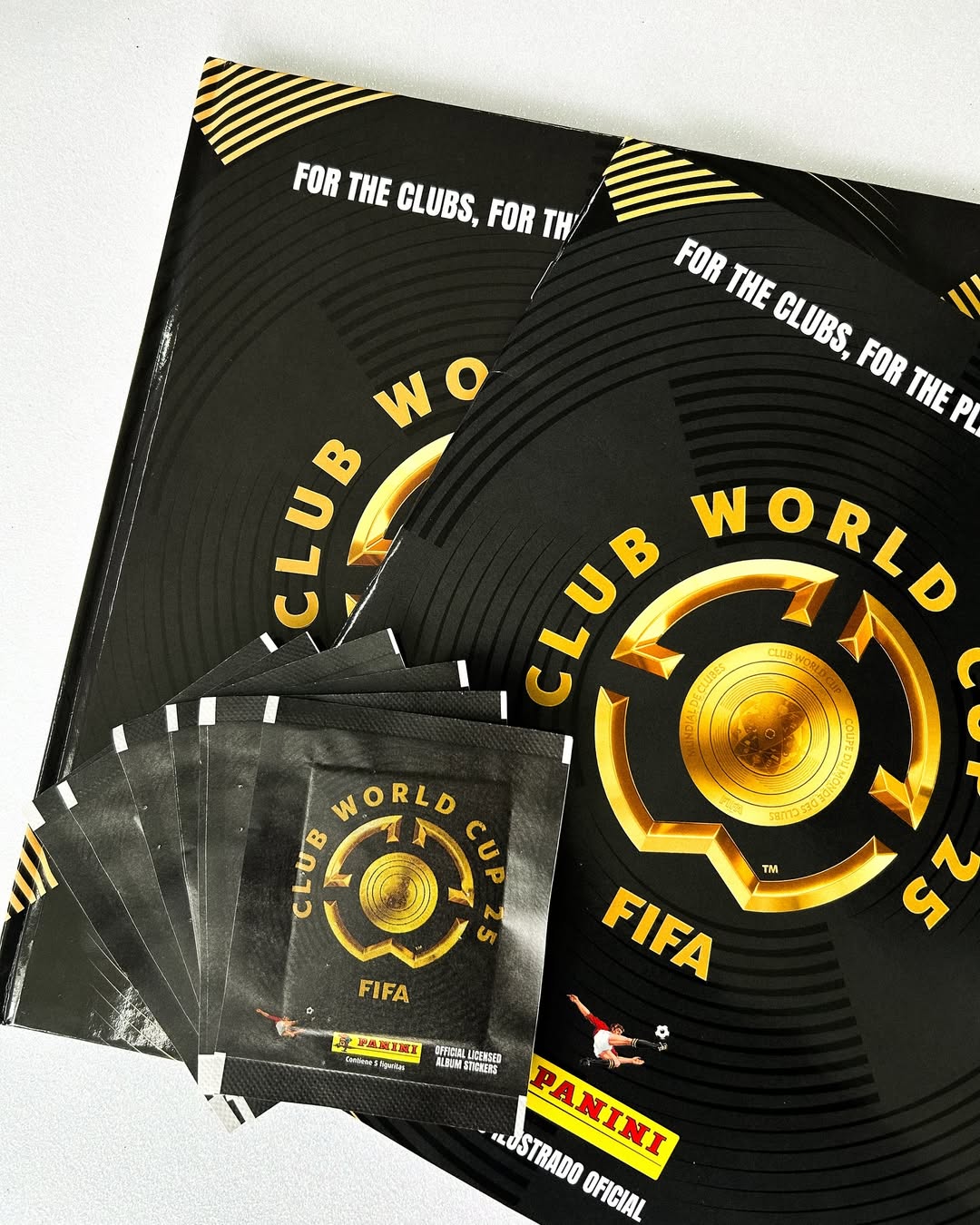 Álbum Copa Do Mundo De Clubes Fifa Capa Dura + 20 Envelopes na Amazon