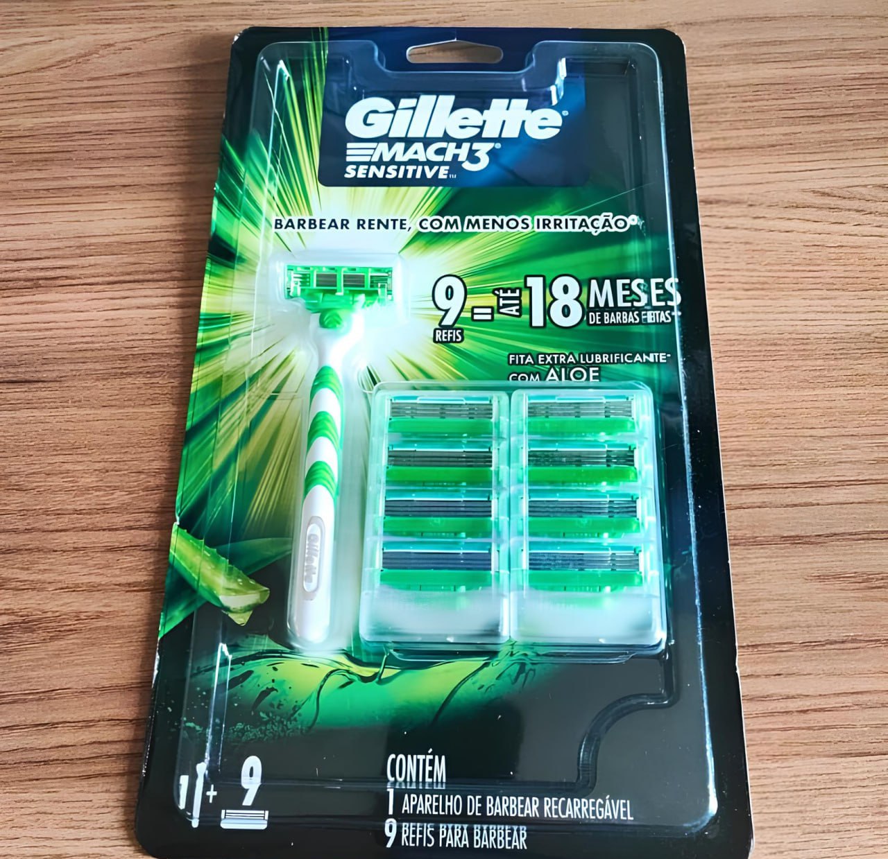 Aparelho de Barbear Gillette Mach3 Sensitive + 9 cargas na Amazon