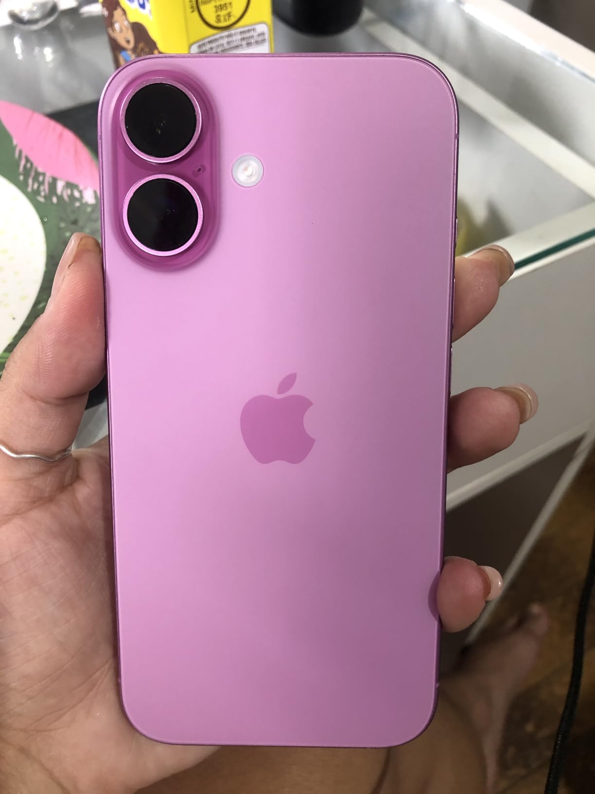 Apple iPhone 16 (128 GB) – Rosa na Amazon