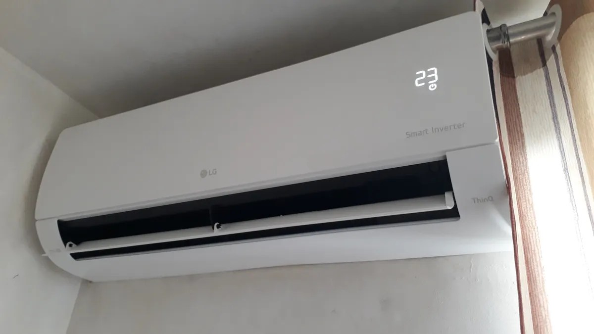 Ar Condicionado LG AI Smart Inverter Voice 9000 BTUs Frio 220V S3-Q09JA31E na Shopee