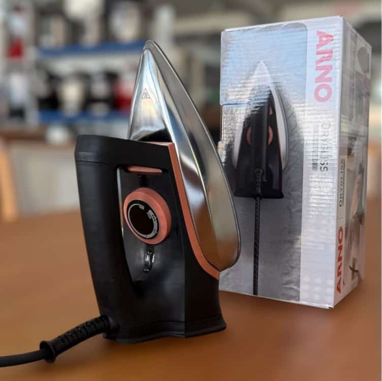 Arno – Ferro a Seco Anti aderente 1200w FS31 Preto e Terracota na Amazon