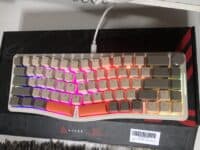 ATTACK SHARK AKS068 Teclado mecânico para jogos com fio 65% Alice Layout Hot-swapped Gaxeta,retroiluminação RGB VIA Botão programável NKRO TKL AS Interruptor tátil marrom pré-lubrificado na Amazon