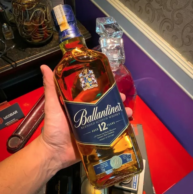 Ballantine’s Whisky 12 anos 750ml na Amazon