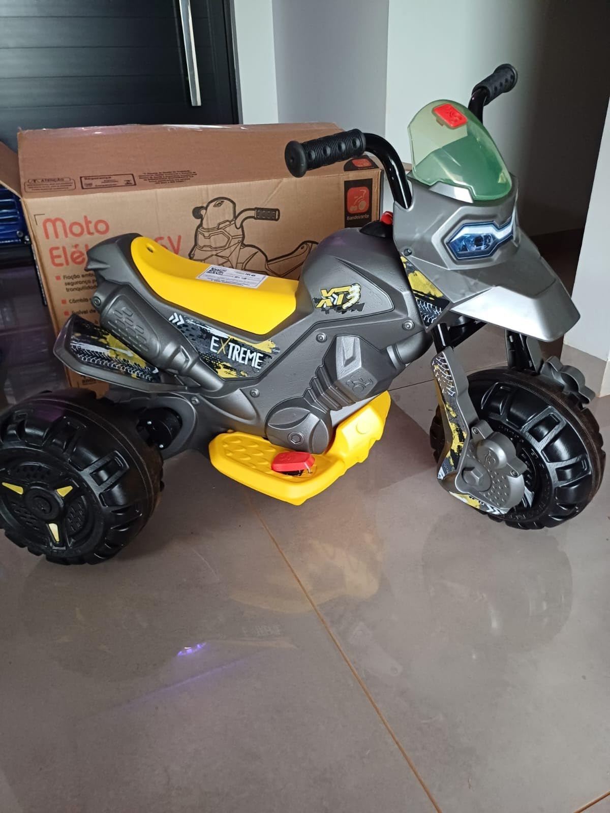 Bandeirante Moto XT3 Titanium Eletrica 6V, Modelo: 2704, Cor: Cinza na Amazon