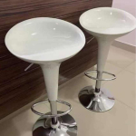 Banqueta Alta Giratória Branca – BQT-BR1 2 Peças Otello na Magazine Luiza