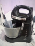 Batedeira Bella Massa, Mondial, Preto/Inox, 500W, 110V – B-23 NP na Amazon