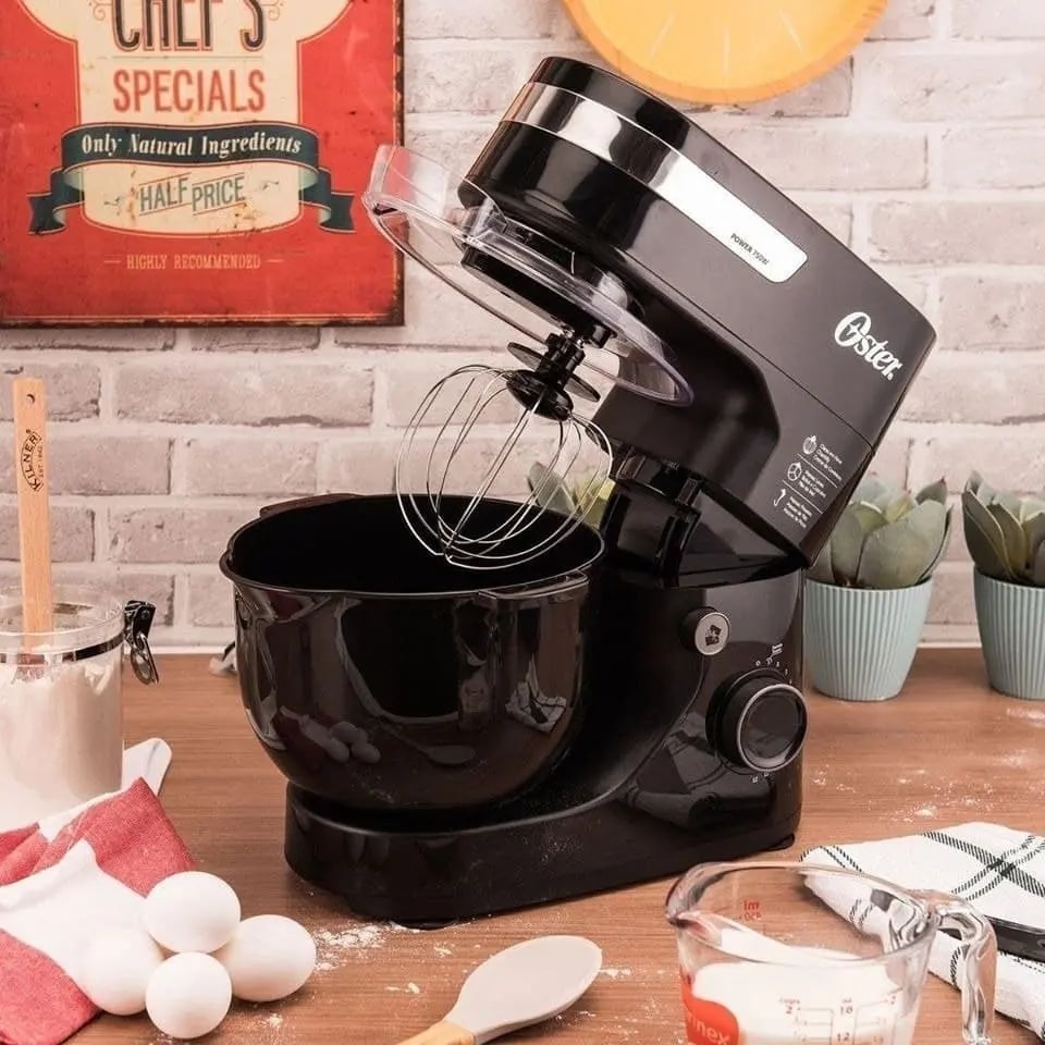 Batedeira Planetária Oster Orbital OBAT610 com 12 Velocidades – Preto na Casas Bahia