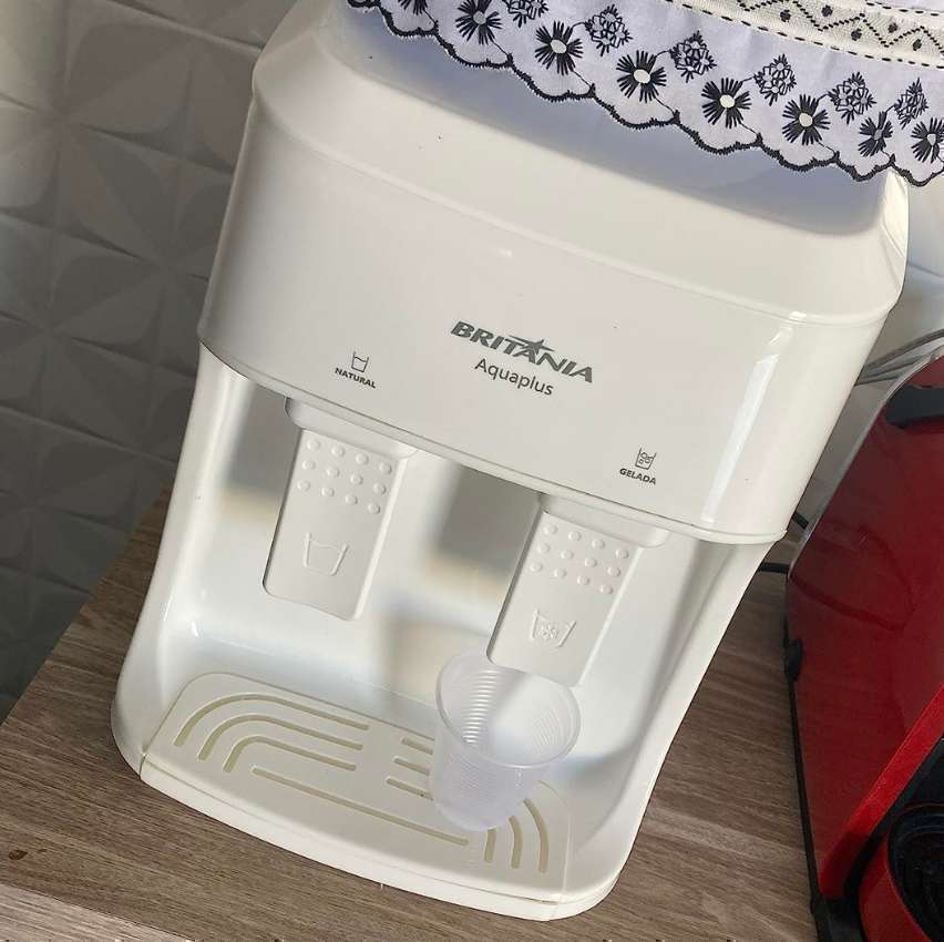 Bebedouro Britânia BBE13B Aquaplus Biv Capacidade 10L e 20L na Amazon