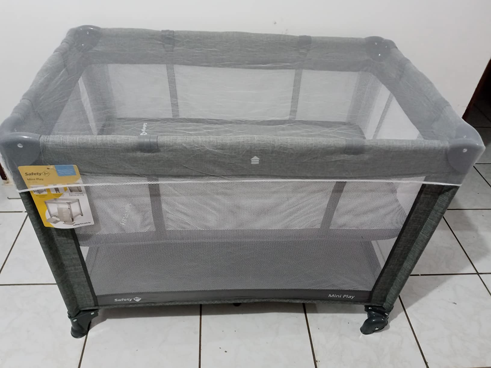 Berço Portátil Mini Play, Safety 1st, Grey Denim na Amazon