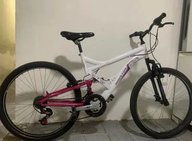 Bicicleta Aro 26 Houston Vivid 21 Marchas e Suspensão Dupla – Branco/Rosa na Casas Bahia