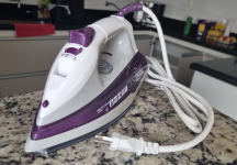 BLACK+DECKER Ferro de Passar a Vapor 1200W Roxo 220V FX1000 na Amazon