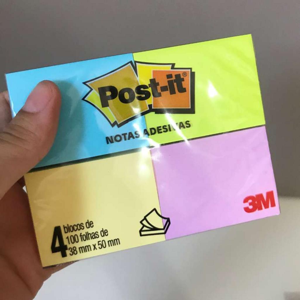 Blocos de Notas Adesivas Post-it Neon 4 cores – 4 Blocos de 38 mm x 50 mm – 100 folhas cada Variedade de cores na Amazon