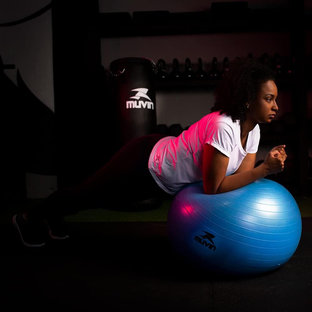 Bola de Pilates 45cm Muvin – Antiestouro – Suporta até 300kg – Com Bomba na Amazon