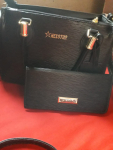 Bolsa Feminina Com Carteira, Alça De Mão E Tiracolo Ajustável na Amazon
