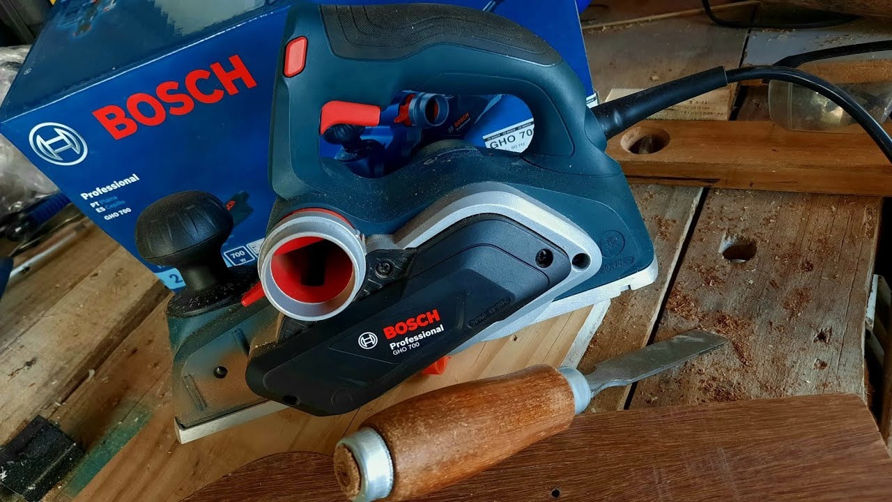 Bosch Plaina Gho 700 Com 700W 220V Com 2 Lâminas E Saco Coletor na Amazon