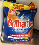 Brilhante Lava-Roupas em Pó Roupas Brancas e Coloridas Limpeza Total Pacote Tamanho Família 4 kg (Pacote de 1) na Amazon
