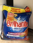 Brilhante Lava-Roupas em Pó Roupas Brancas e Coloridas Limpeza Total Pacote Tamanho Família 4 kg (Pacote de 1) na Amazon