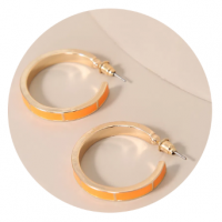 Brinco De Argola Feminino Com Resina Dourado - único na C&A