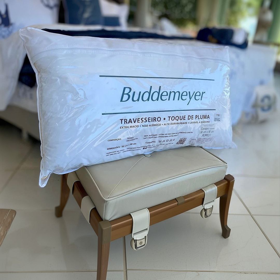 Buddemeyer Travesseiro 50x90cm Toque de Pluma Algodão Branco na Amazon