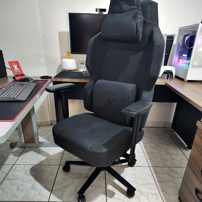 Cadeira Gamer Elements Magna, Até 130KG, Giratória E Reclinável, Linho, Black na KaBuM!