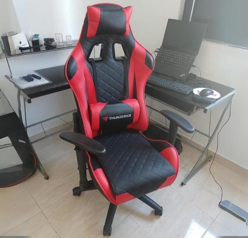Cadeira Gamer Profissional TGC12 Preta ThunderX3 na Amazon