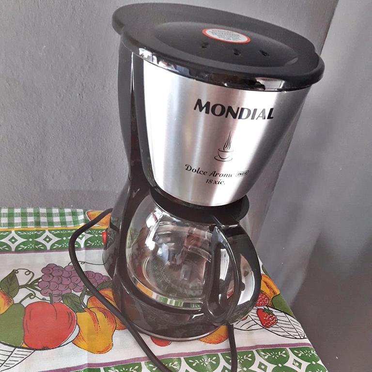 Cafeteira Elétrica Dolce Arome, Mondial, Preto/Inox, 550W, 110V – C-30 18X na Amazon